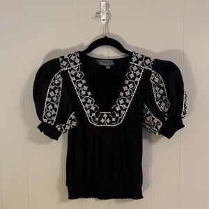 Women’s Anthropologie Summer Top black with white embroidered puff sleeve sz xs